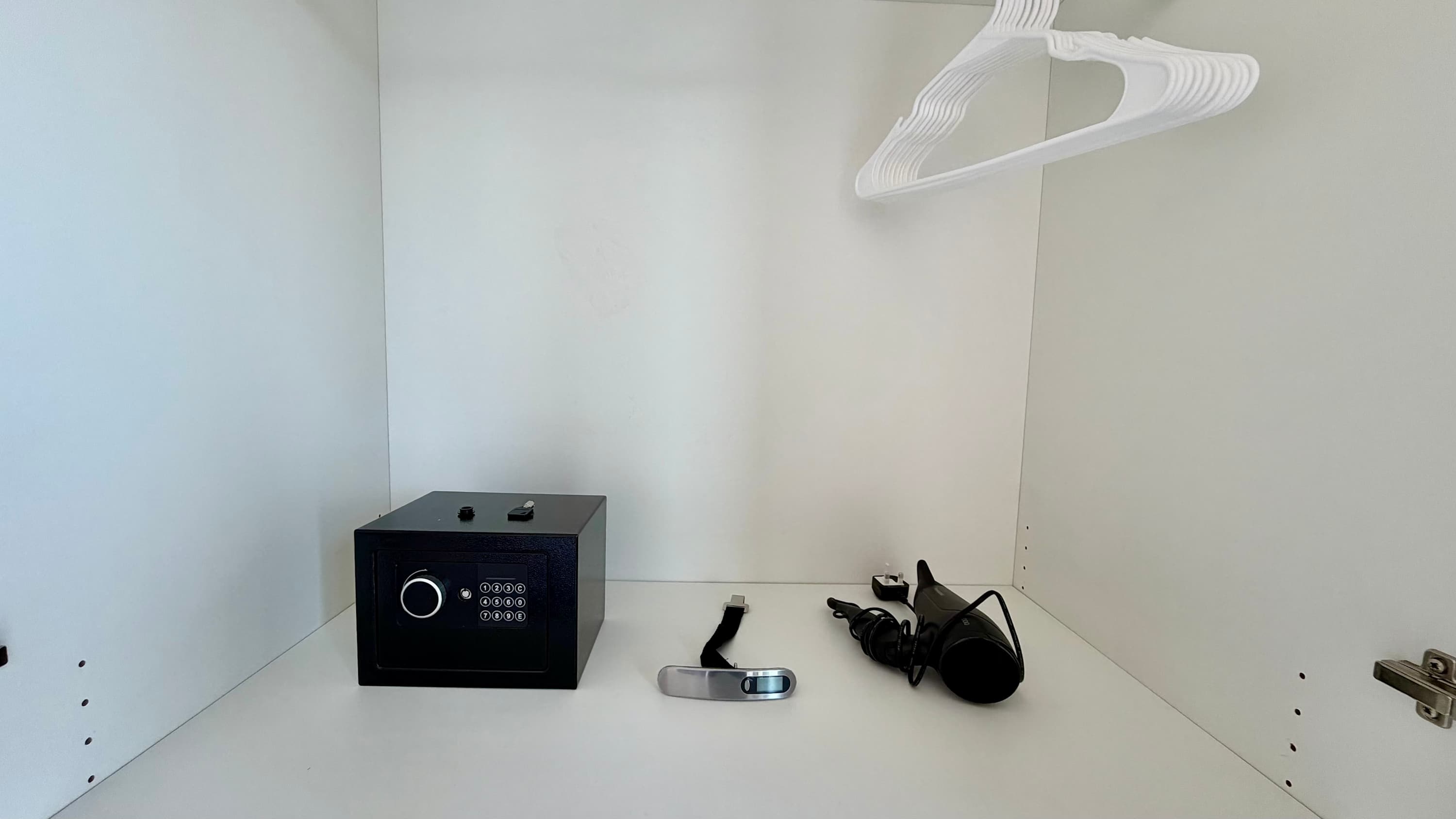 Rentico | Lux 1BR 5 Min Dubai Mall | Skyline View — photo 16