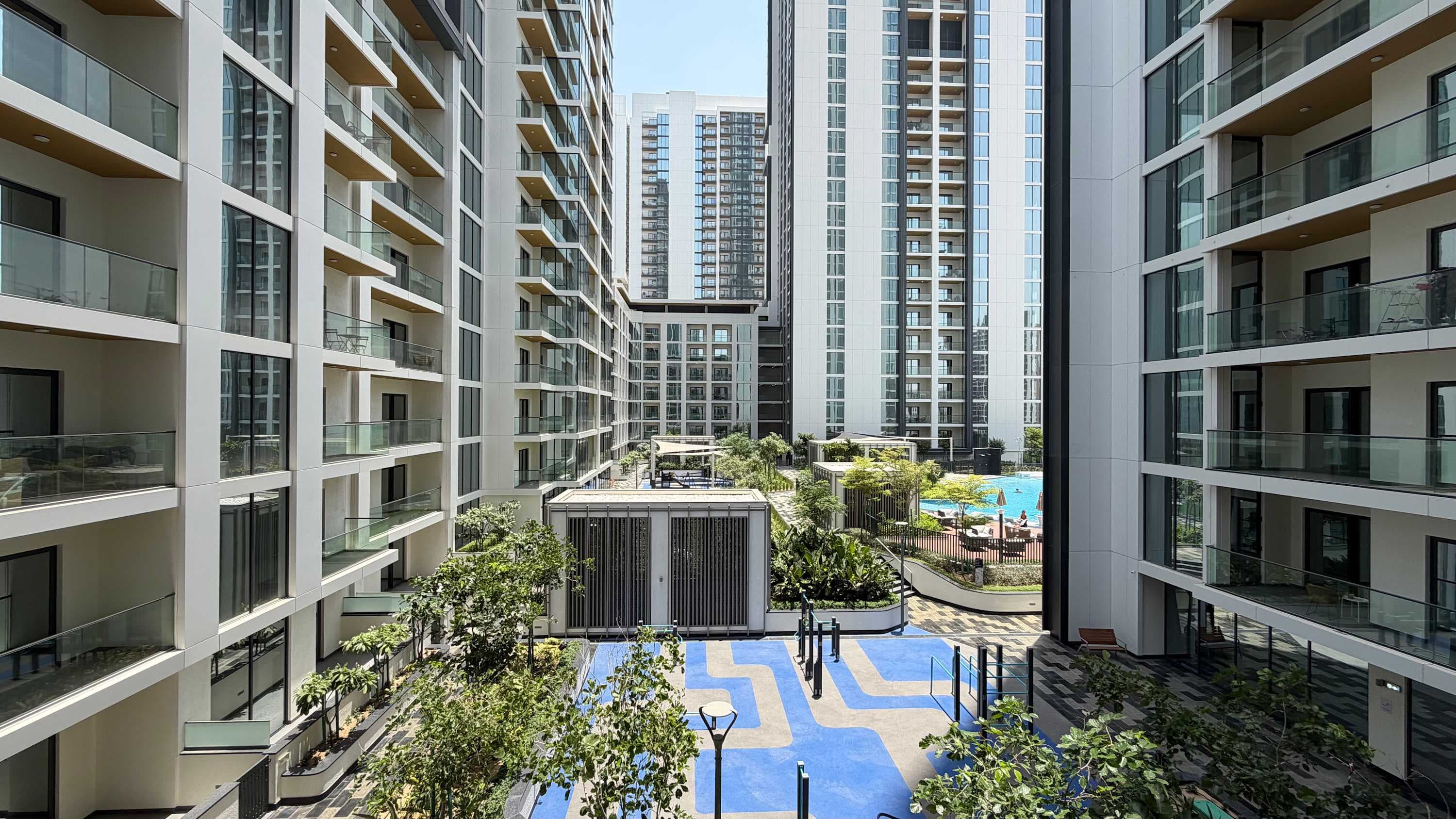 Rentico | 1BR | Pool View | Gym & Desk | Hartland — photo 20