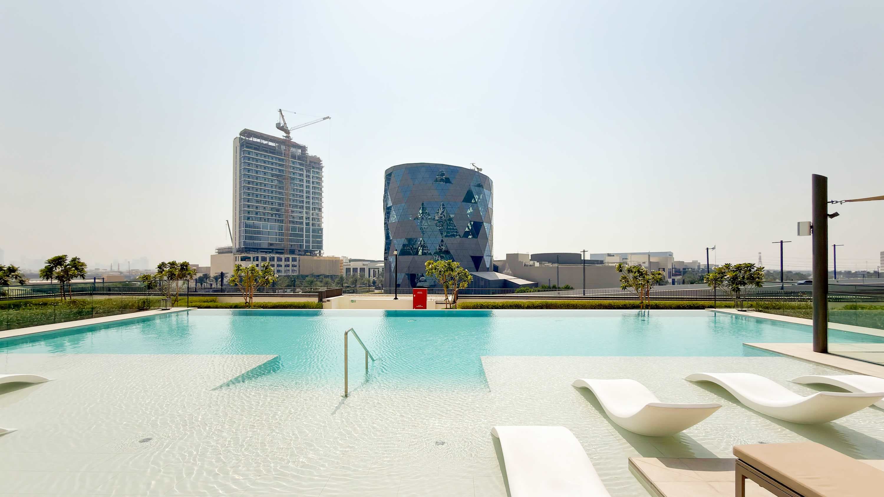 Rentico l Workspace 1BR Hills Park l Pool & Mall