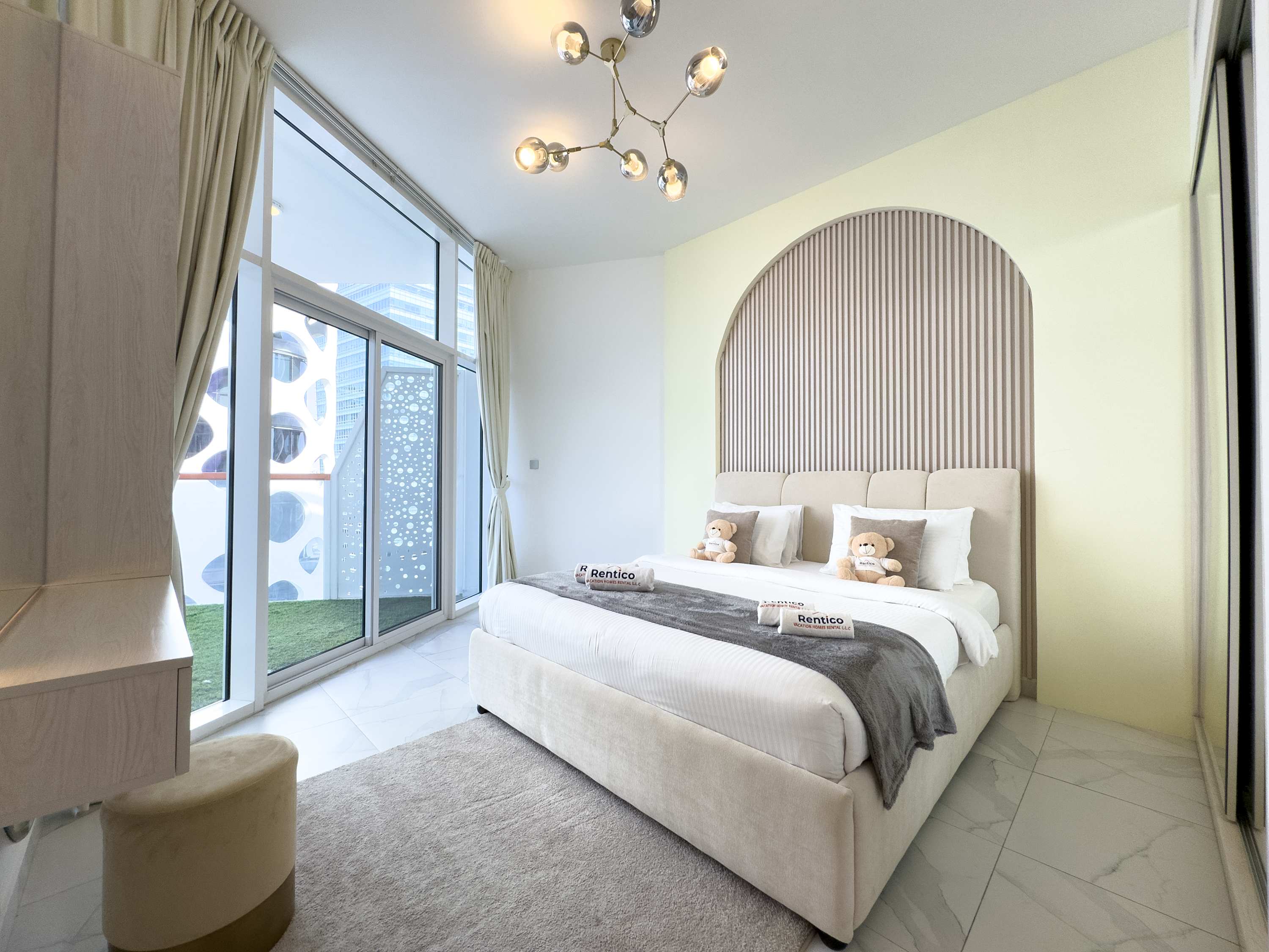 Rentico l 1BR Apartment l Burj Khalifa & Canal — photo 3