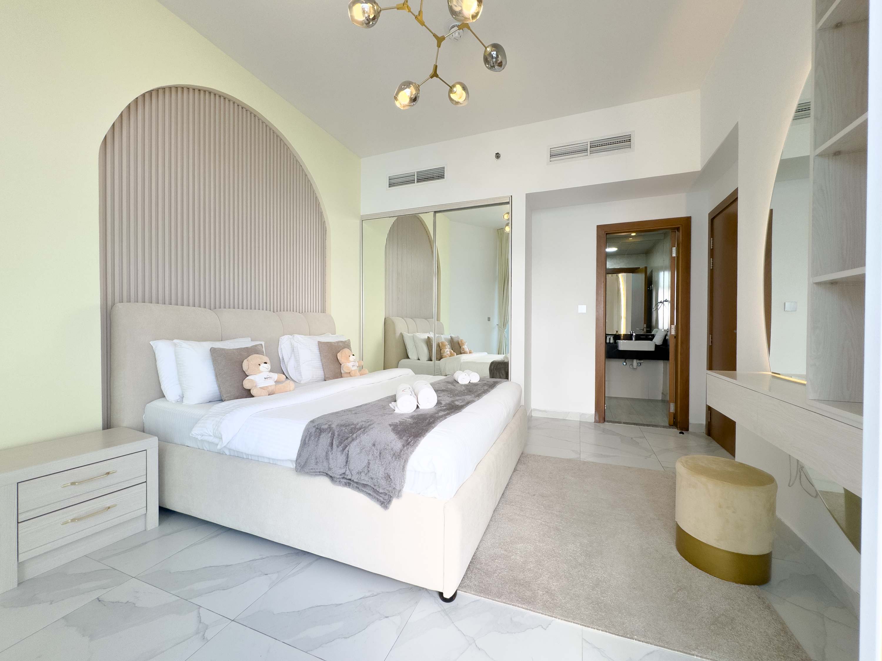 Rentico l 1BR Apartment l Burj Khalifa & Canal — photo 9