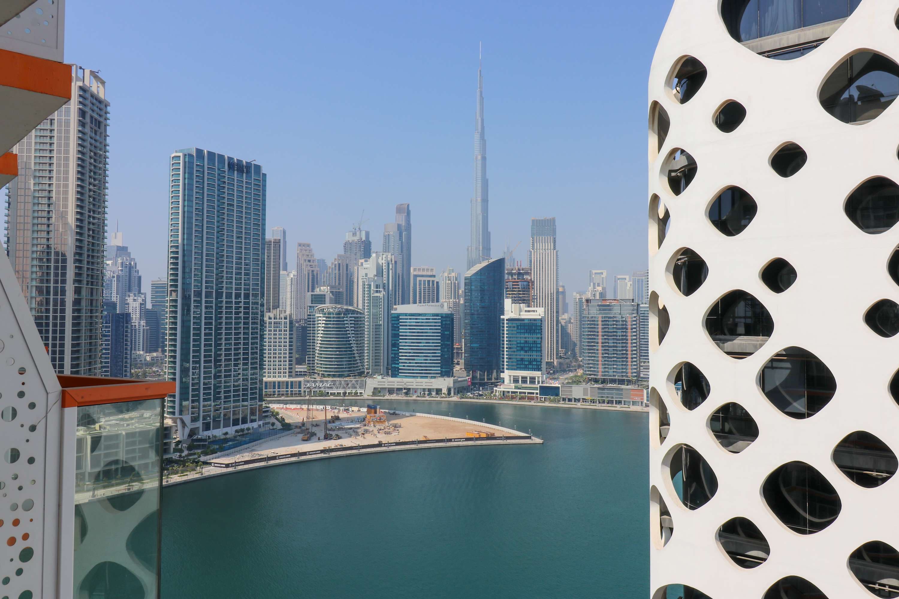 Rentico l 1BR Apartment l Burj Khalifa & Canal