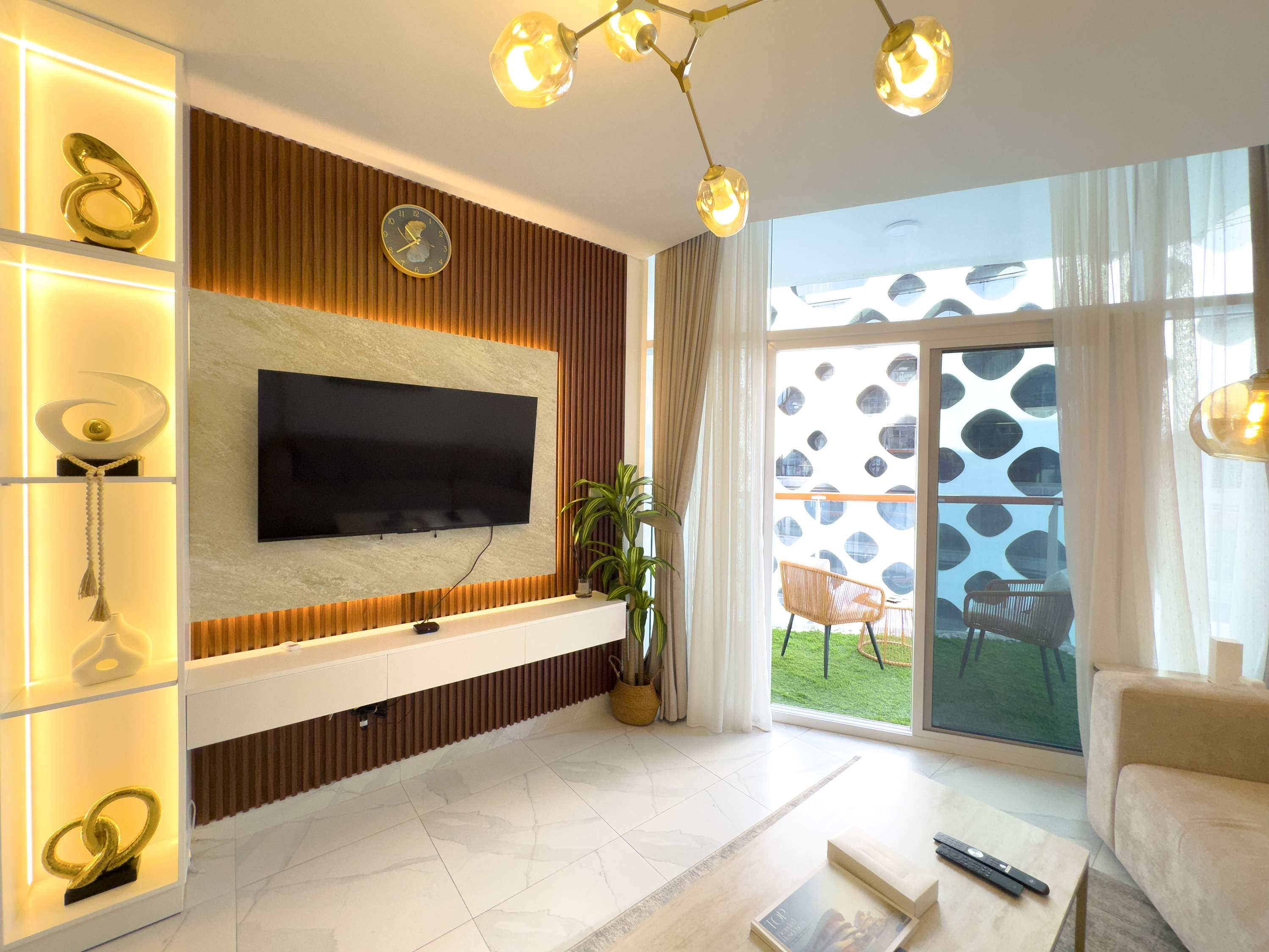 Rentico l 1BR Apartment l Burj Khalifa & Canal — photo 2
