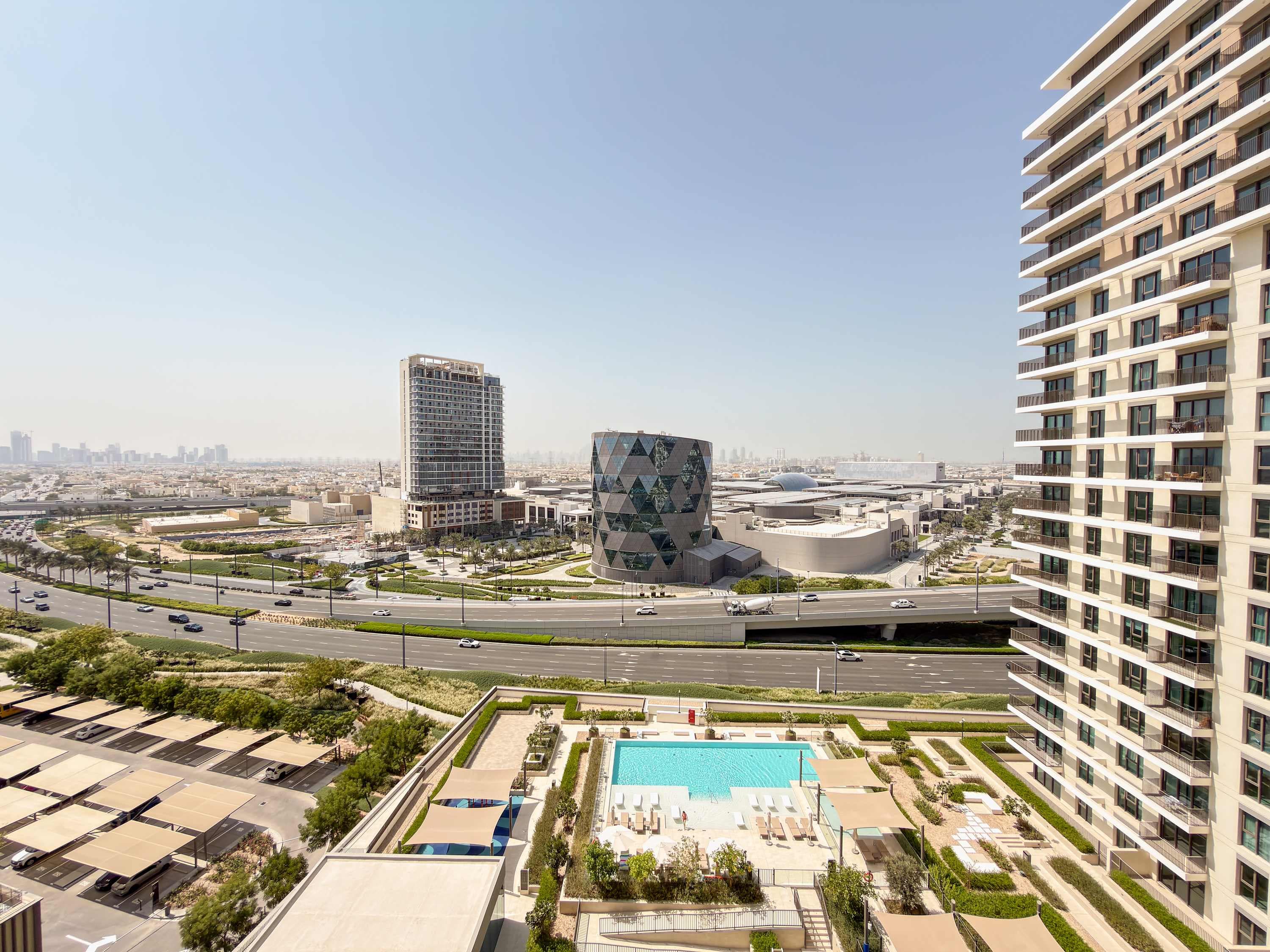 Rentico | Luxury 1BR Hills Park | Pool & Mall โ photo 15