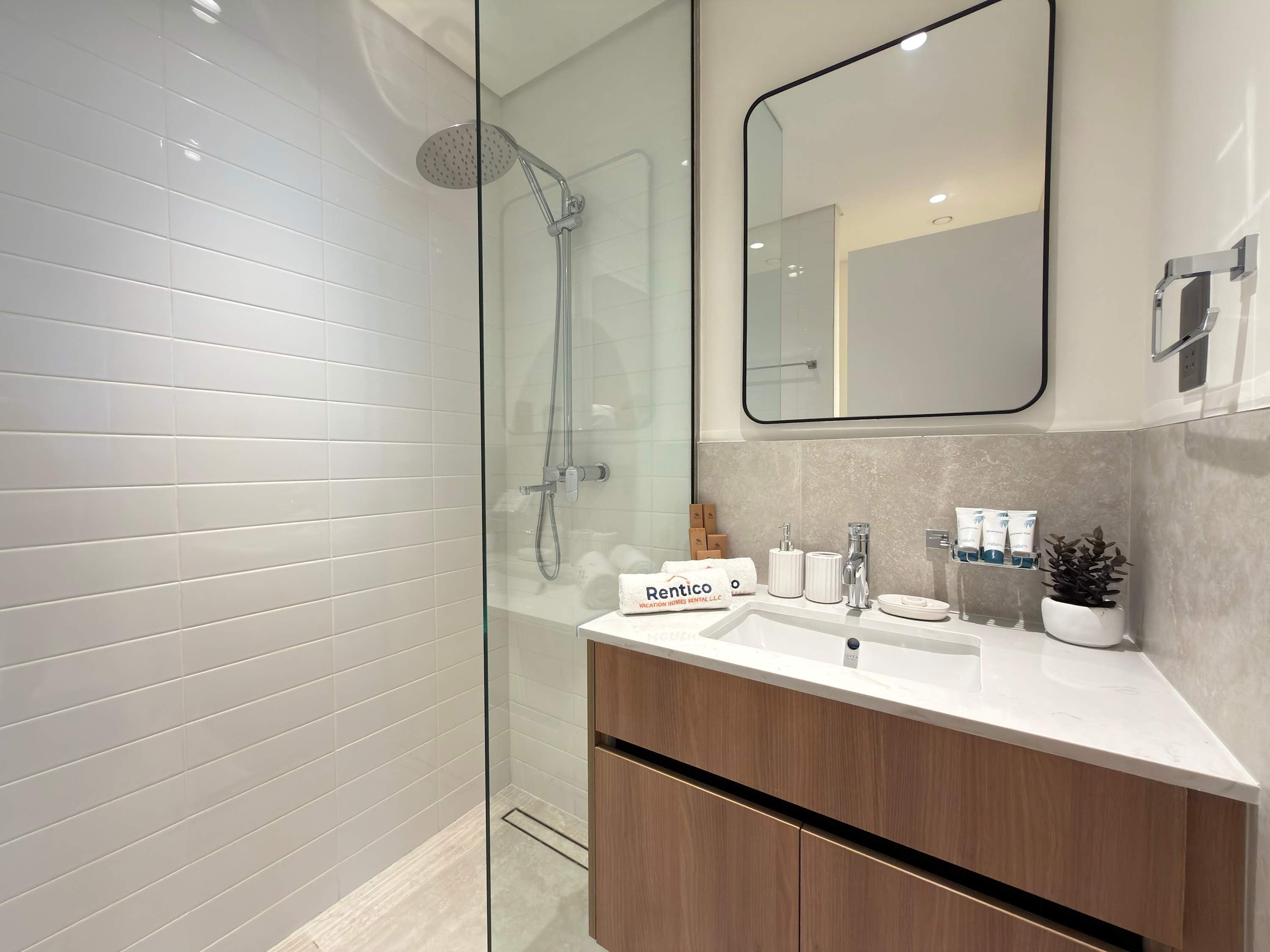 Rentico | 2BR + Office | Pool & Skyline View | JVT โ photo 16