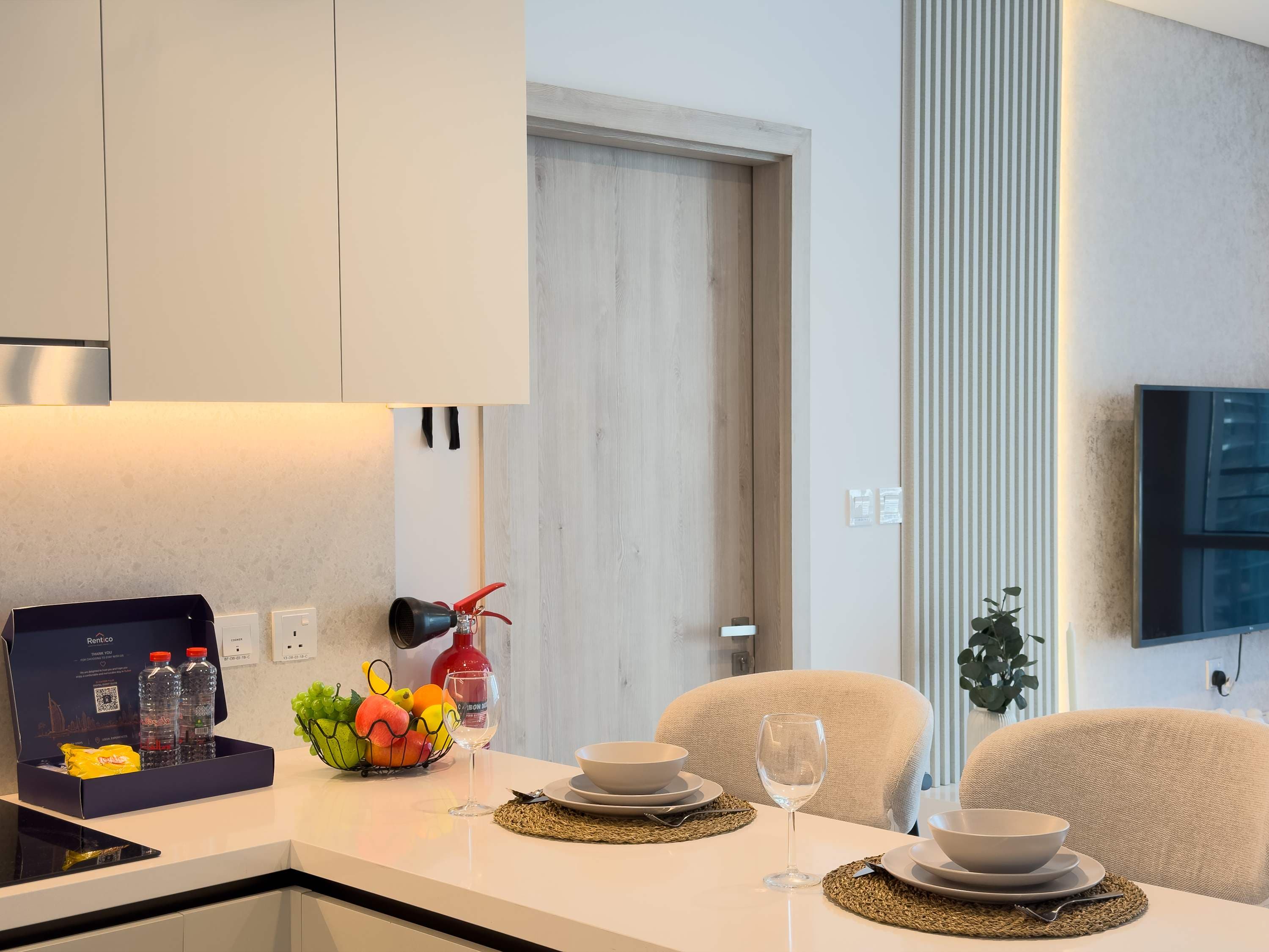 Rentico | 1BR Marina Waterfront | Pool & Cinema โ photo 11