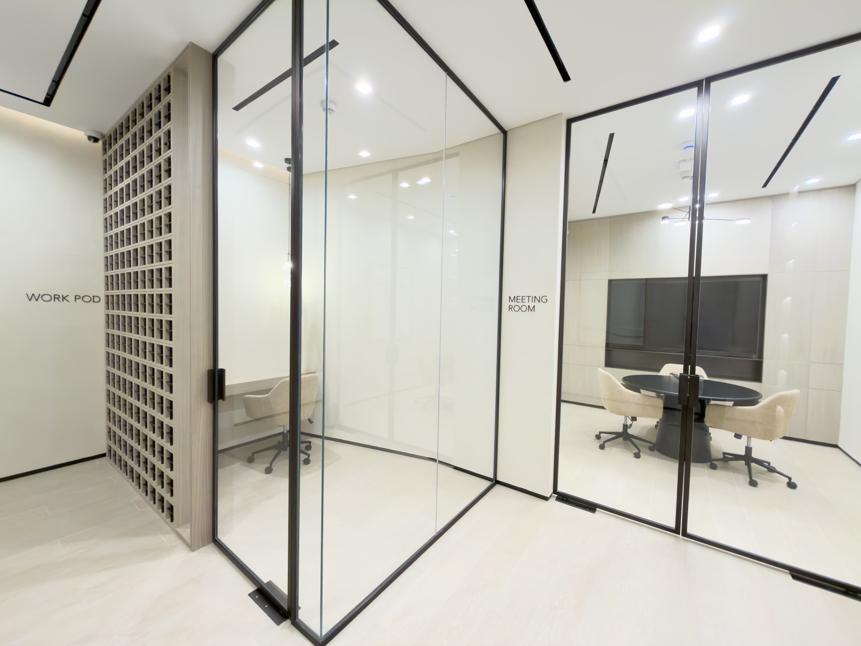 Rentico | 1BR Marina Waterfront | Pool & Cinema โ photo 28