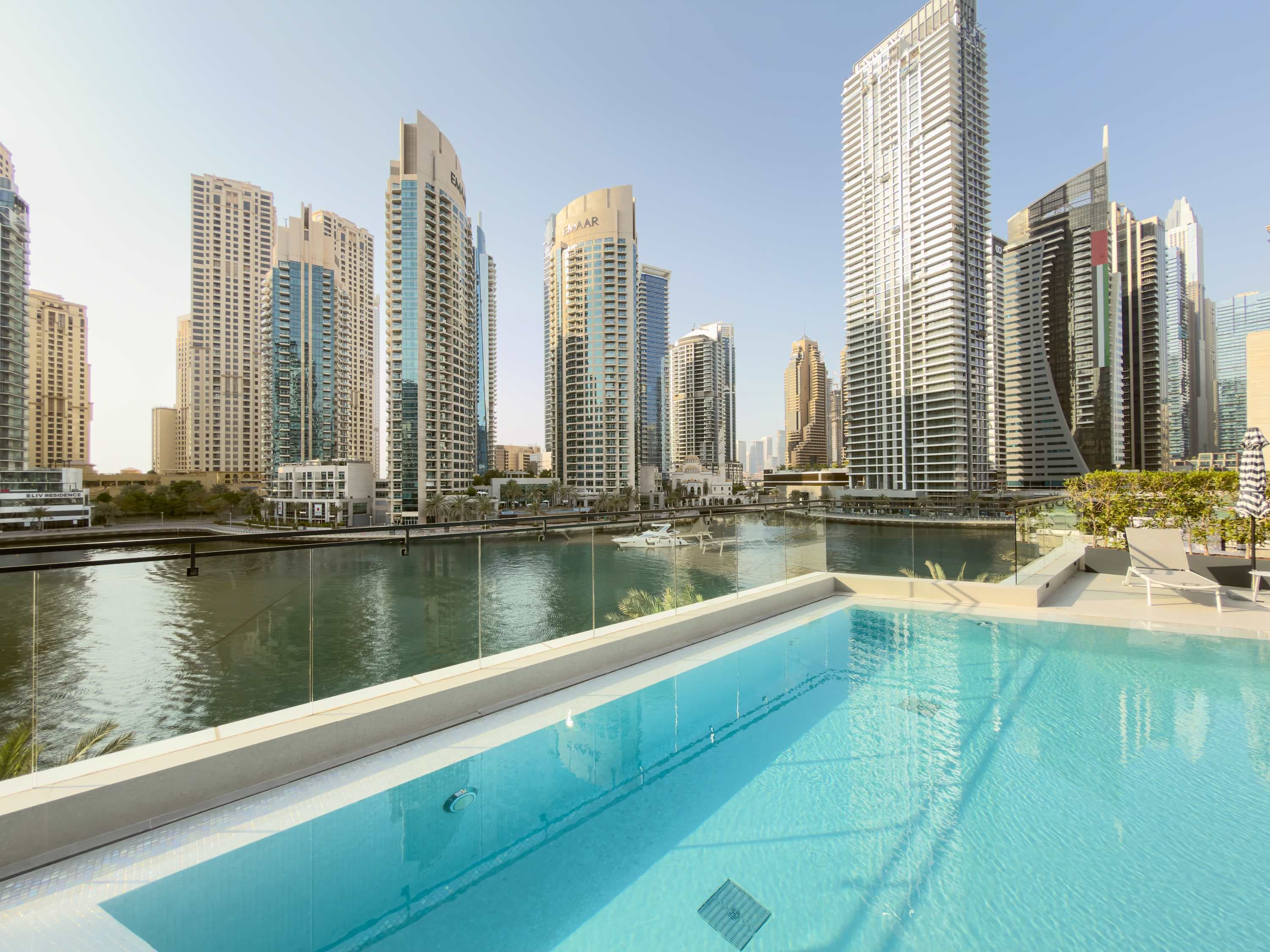 Rentico | 1BR Marina Waterfront | Pool & Cinema โ photo 4