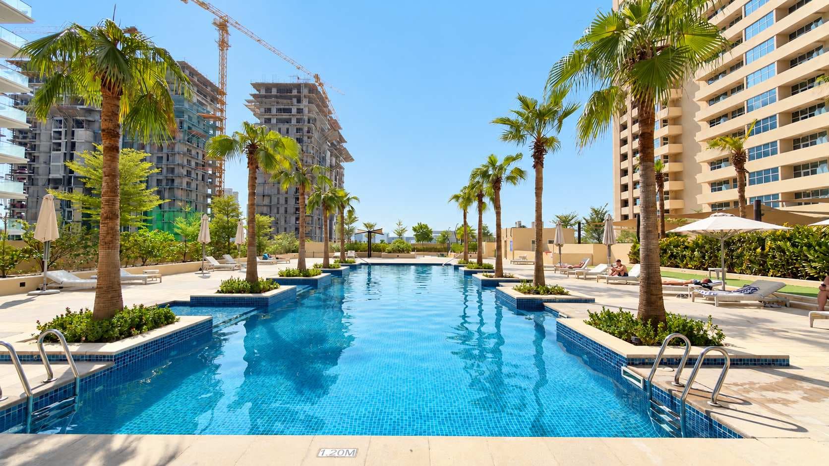 Rentico | High-Floor Studio | Skyline View & Pool