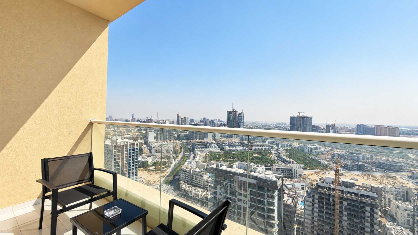 Rentico | High-Floor Studio | Skyline View & Pool โ photo 3
