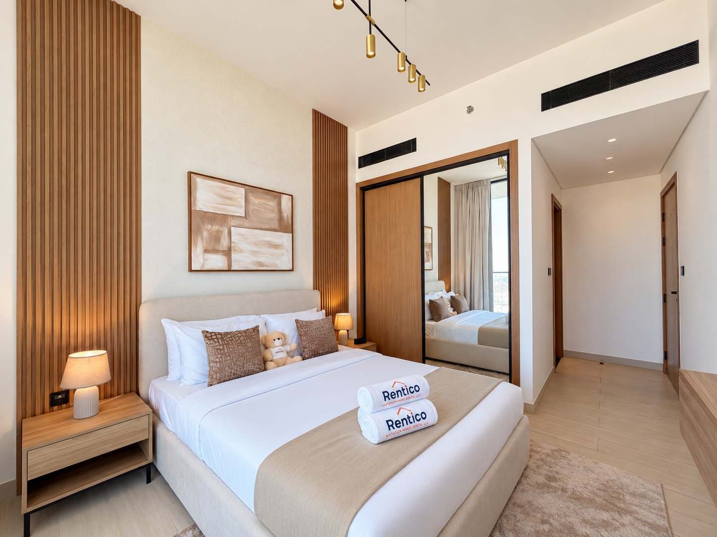 Rentico | 1BR Sleeps 4 | Skyline Balcony & Pool โ photo 6